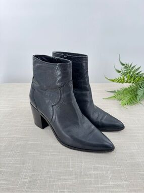 Frye Flynn Short Ankle Bootie Inside Zip Black Leather Western Boots Size 8
